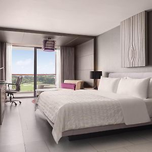 Grand Deluxe King Room Balcony Golf View